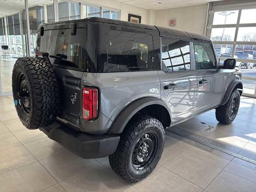 CARBONIZED GRAY METALLIC 2026 Ford Bronco Big Bend