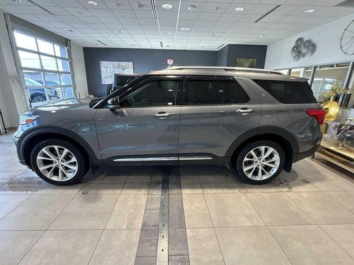 2022 Ford Explorer Platinum