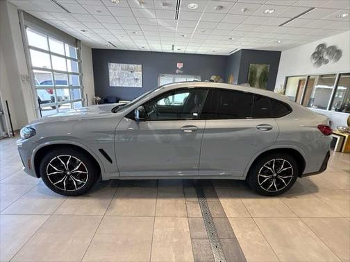 2023 BMW X4 M40i