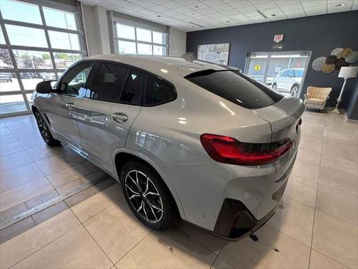 2023 BMW X4 M40i