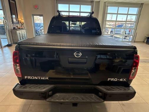 Magnetic Black Pearl 2021 Nissan Frontier PRO-4X