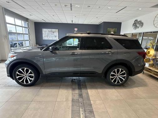 CARBONIZED GRAY METALLIC 2022 Ford Explorer ST-Line