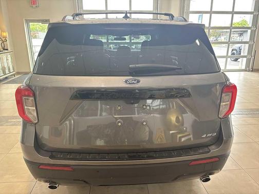 CARBONIZED GRAY METALLIC 2022 Ford Explorer ST-Line