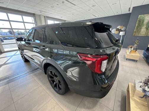2022 Ford Explorer ST