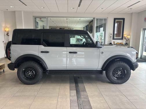 AVALANCHE GRAY 2026 Ford Bronco Outer Banks