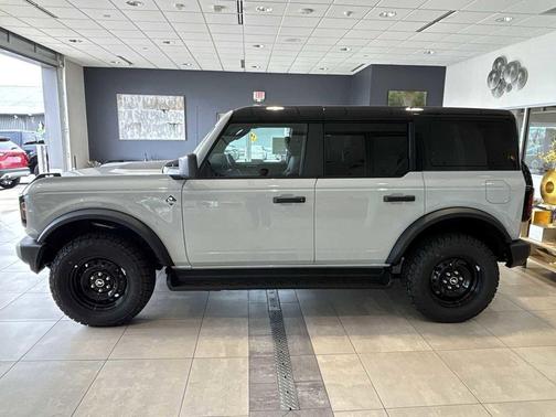 AVALANCHE GRAY 2026 Ford Bronco Outer Banks