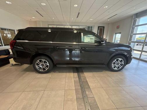 2025 Ford Expedition Max Active 4x4
