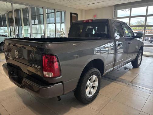 Granite Crystal Metallic Clearcoat 2019 RAM 1500 Express