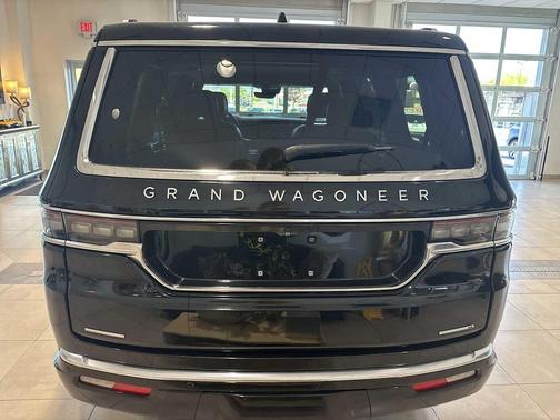 Diamond Black Crystal Pearl 2022 Jeep Grand Wagoneer Series I