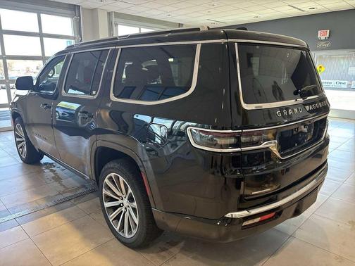Diamond Black Crystal Pearl 2022 Jeep Grand Wagoneer Series I