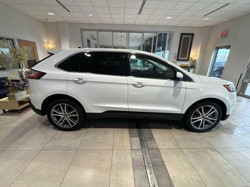 STAR WHITE 2022 Ford Edge Titanium