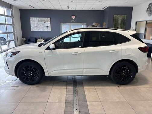 2023 Ford Escape ST-Line Elite