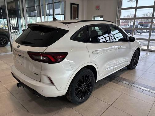 2023 Ford Escape ST-Line Elite