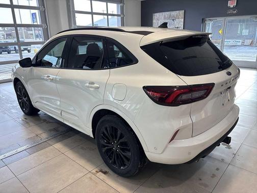2023 Ford Escape ST-Line Elite