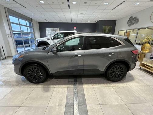 2021 Ford Escape Titanium