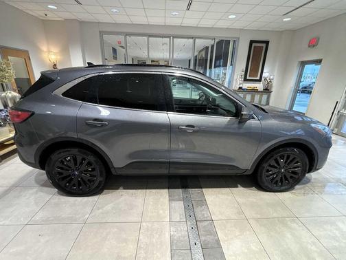 2021 Ford Escape Titanium