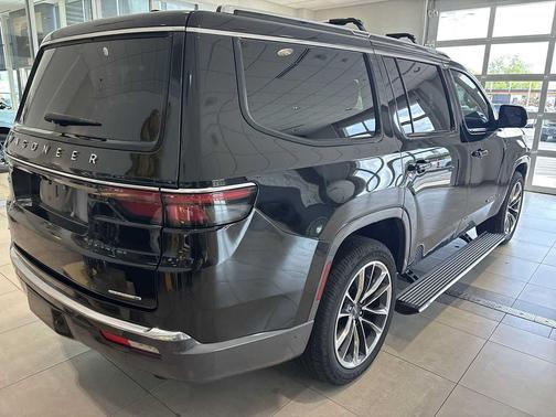 Diamond Black Crystal Pearl 2022 Jeep Wagoneer Series III