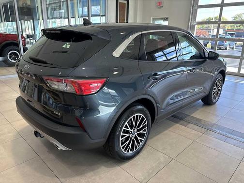 2022 Ford Escape PHEV SE