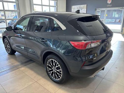 2022 Ford Escape PHEV SE