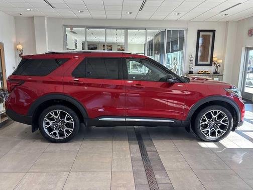 RAPID RED MET TINTED CC 2025 Ford Explorer Platinum