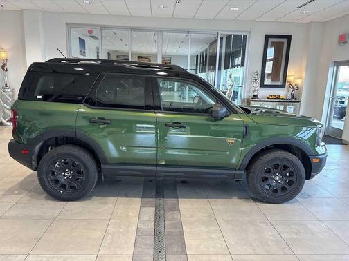 ERUPTION GREEN METALLIC 2025 Ford Bronco Sport Badlands