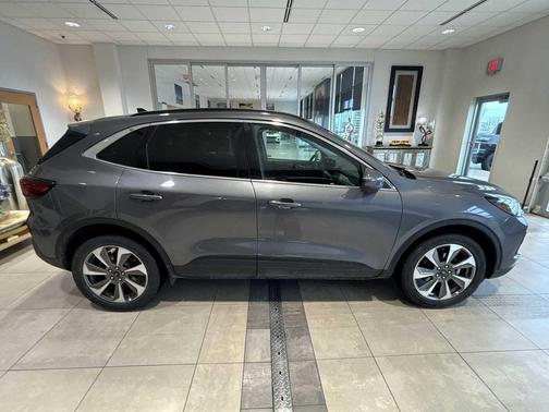 2023 Ford Escape Platinum