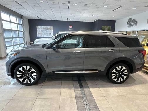 CARBONIZED GRAY METALLIC 2025 Ford Explorer Platinum