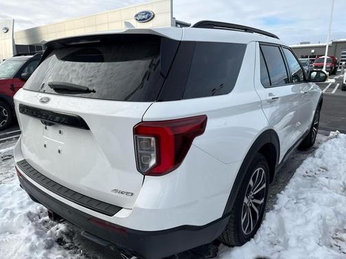 2022 Ford Explorer ST-Line