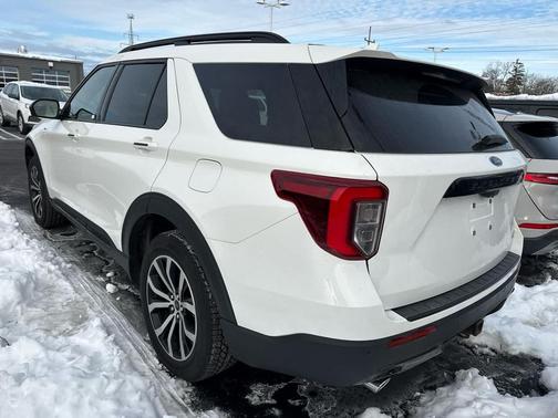2022 Ford Explorer ST-Line