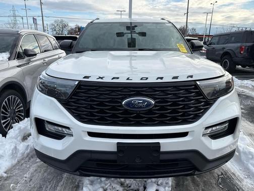 2022 Ford Explorer ST-Line