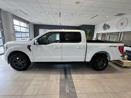 OXFORD WHITE 2022 Ford F-150 XLT