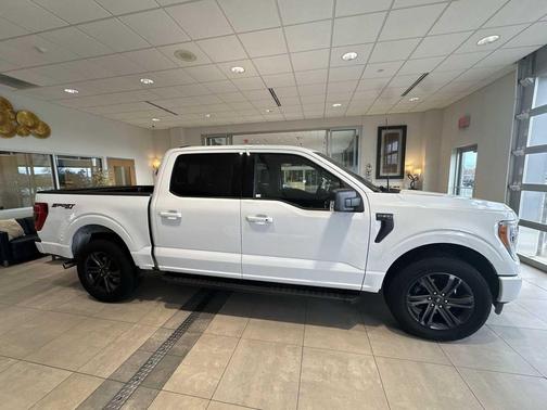 OXFORD WHITE 2022 Ford F-150 XLT
