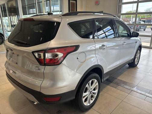 INGOT SILVER METALLIC 2017 Ford Escape SE