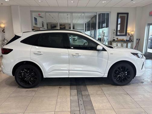 2023 Ford Escape ST-Line Elite