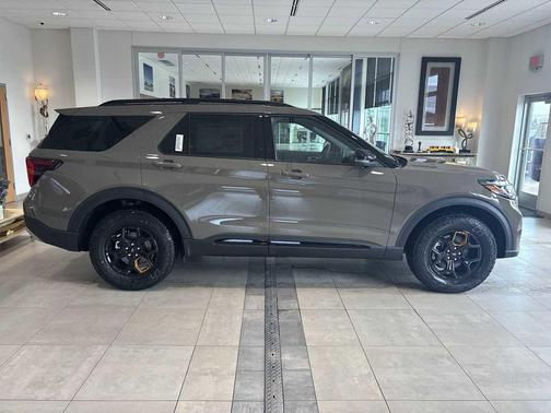 Marsh Gray 2026 Ford Explorer Tremor
