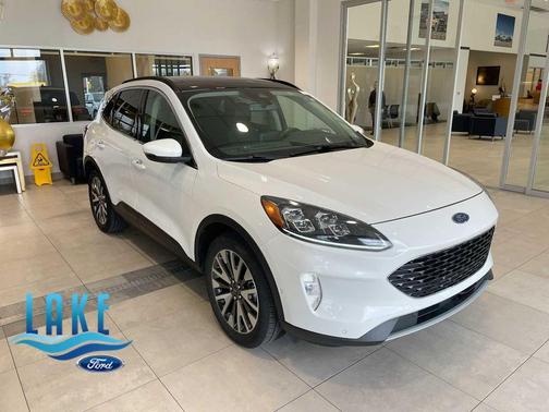 STAR WHITE METALLIC TRI-COAT 2020 Ford Escape Titanium