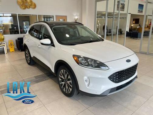 STAR WHITE METALLIC TRI-COAT 2020 Ford Escape Titanium
