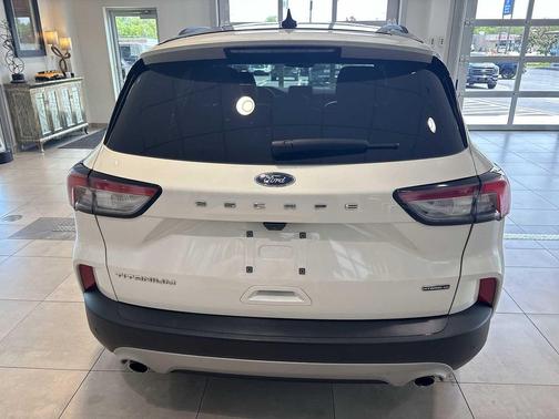 STAR WHITE METALLIC TRI-COAT 2020 Ford Escape Titanium