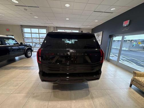 2025 Ford Expedition Tremor