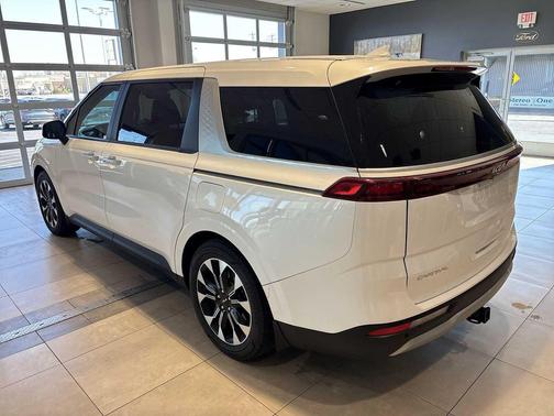 Snow White Pearl 2024 Kia Carnival EX