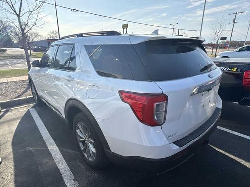 STAR WHITE MET TRI-COAT 2023 Ford Explorer XLT