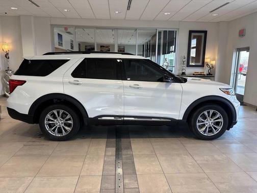 STAR WHITE MET TRI-COAT 2023 Ford Explorer XLT