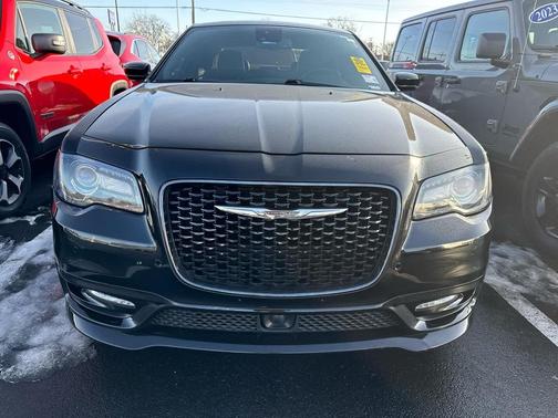 2018 Chrysler 300 S