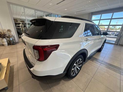 2022 Ford Explorer ST-Line