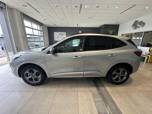 ICONIC SILVER METALLIC 2024 Ford Escape ST-Line