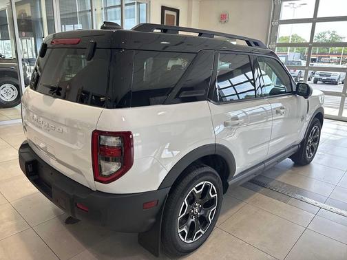 OXFORD WHITE 2025 Ford Bronco Sport Outer Banks