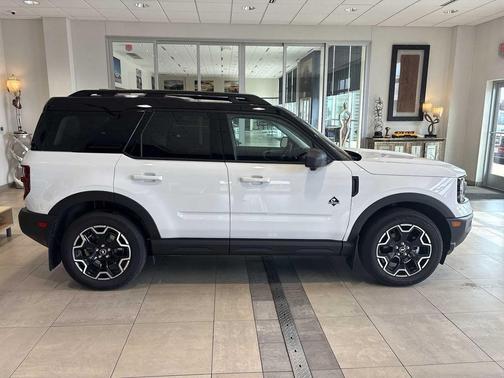 OXFORD WHITE 2025 Ford Bronco Sport Outer Banks