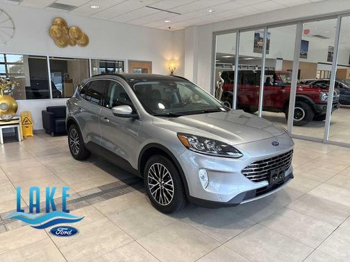 2022 Ford Escape PHEV Titanium