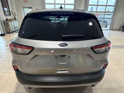 2022 Ford Escape PHEV Titanium