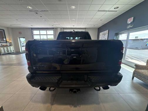 Diamond Black Crystal Pearlcoat 2022 RAM 1500 TRX